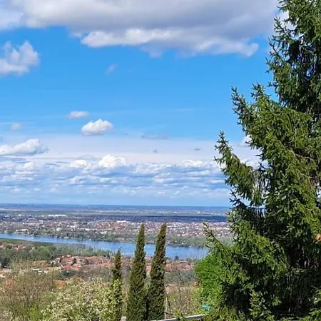 Nyaraló Teja Ledince
