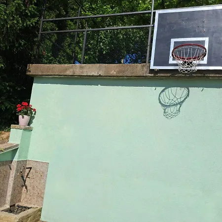 Nyaraló Teja *