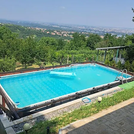 Nyaraló Teja *